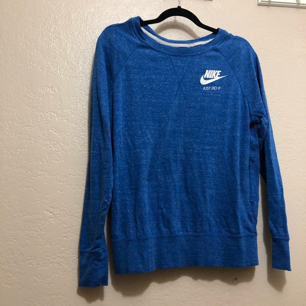 Nike top